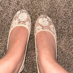 Lace flats